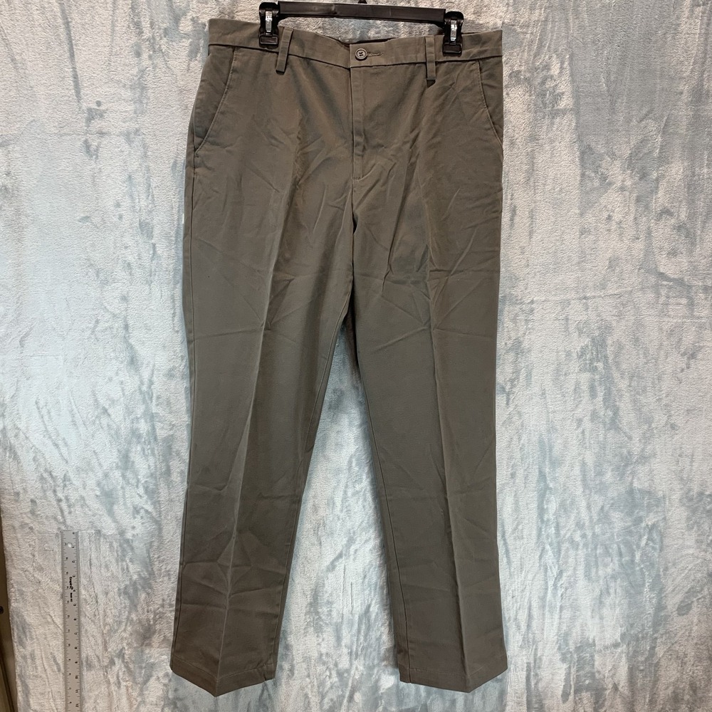 Docker's‎ Men's Workday Khaki 34 x 30 Brown Classic Fit Smart Flex Waistband